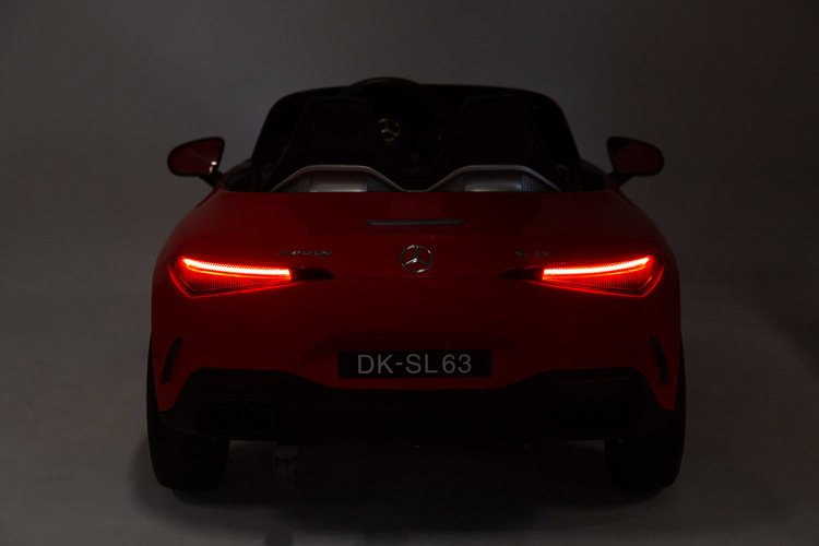 Baterijsko vozilo Mercedes SL63 rdeče